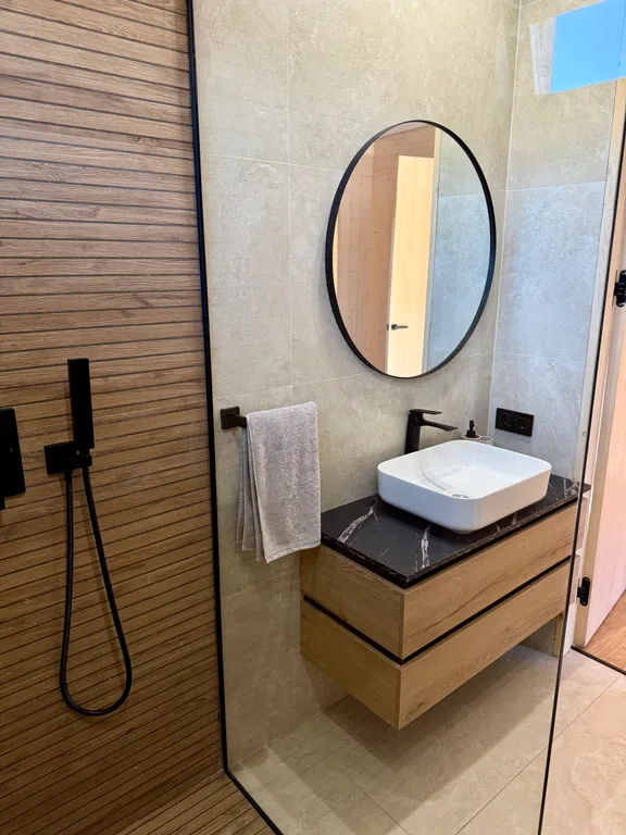 Коттедж с чаном и сауной в черте города