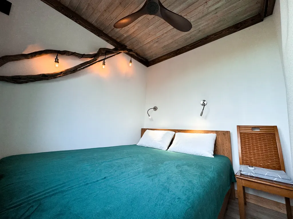 Студия с видом на море