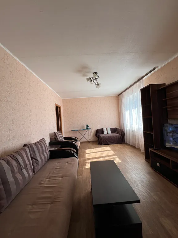 Квартира Трехкомнатные апартаменты — аренда посуточно в Брянск