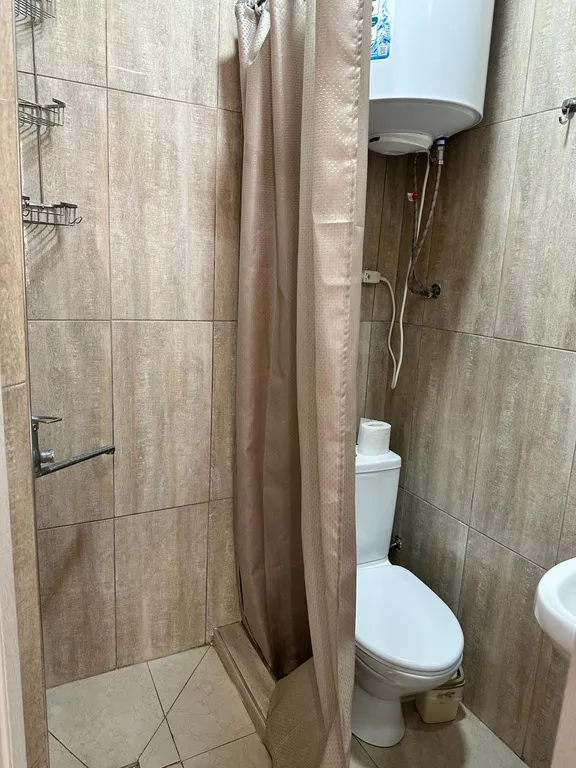 Светлая студия с видом на горы