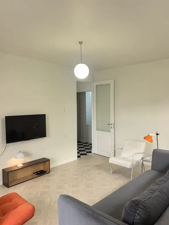 Квартира Уникальная двухкомнатная квартира в центре с шикарным видом — Гагра