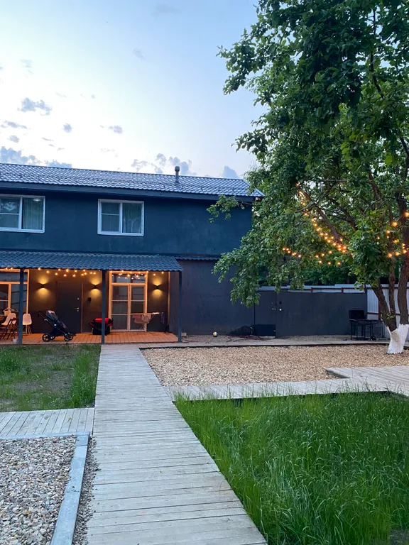 Коттедж Домик с яблонями — Москва