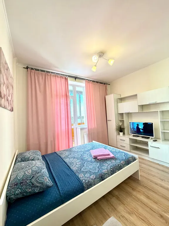 Высокий этаж, вид на город.