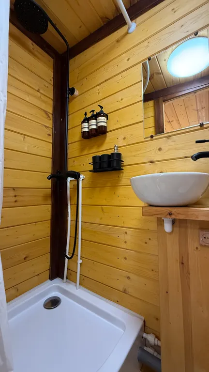 Уютный домик для двоих рядом с Белой