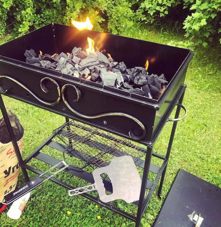 Домик в лесу с баней