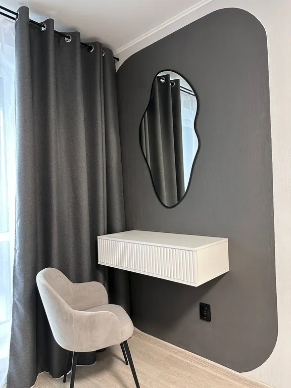 Современная новая квартира в стиле лофт недалеко от берега