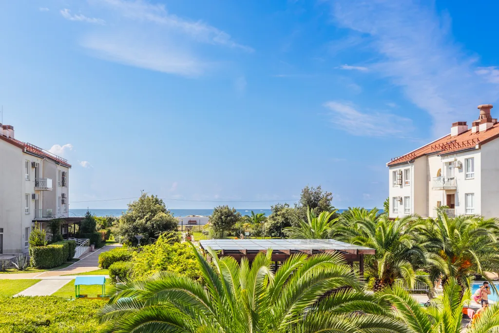 Двухкомнатный апартамент с видом на море