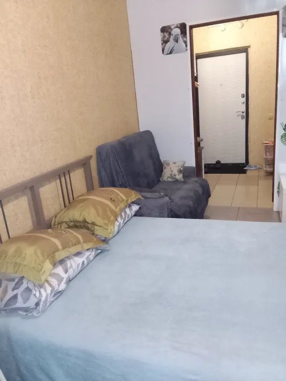 Студия в современном новом доме на проспекте Строителей