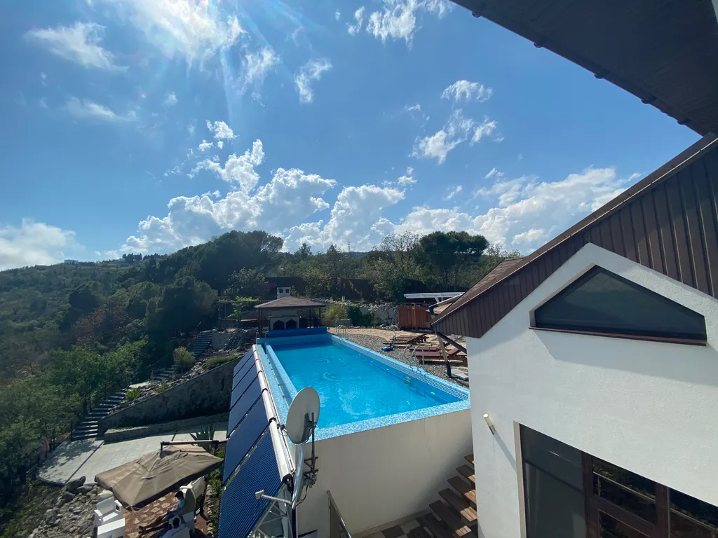 Вилла с панорамной баней и бассейном