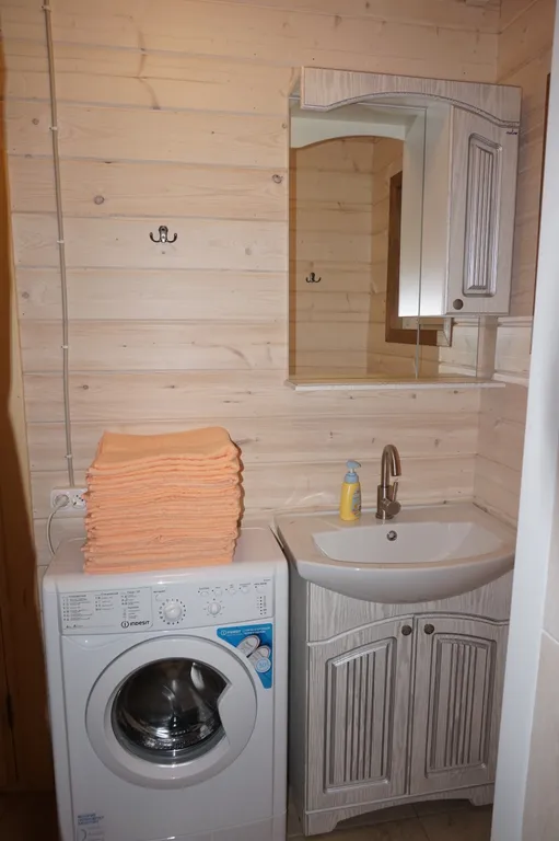 Коттедж Уютный большой дом для дружных компаний — Запорожское