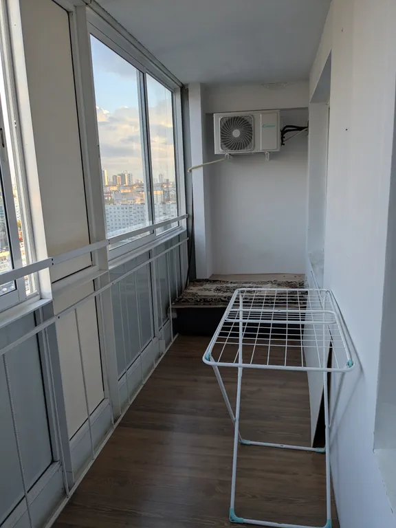 Уютная однокомнатна квартира, шикарный вид из окна