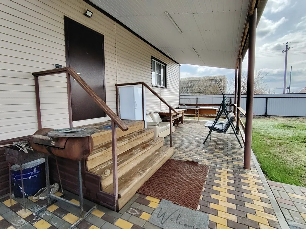 Большой дом в черте города