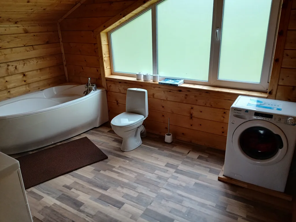 Сказочный плавучий домик в Ладожской шхере на воде