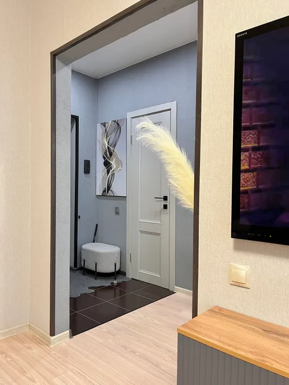 Дизайнерская квартира на Взлетке рядом с торговым центром Планета