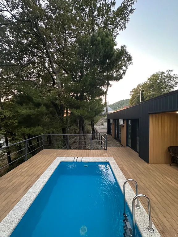 Коттедж Домик с бассейном — аренда посуточно в Ольгинка