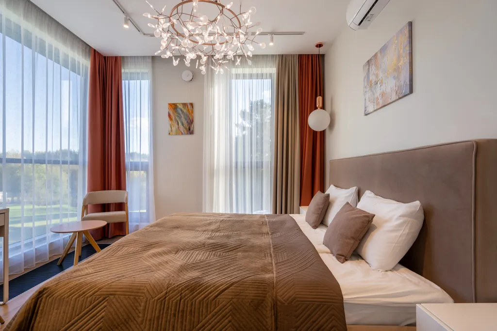 Дизайнерские апартаменты Охта КраСКИ Orange