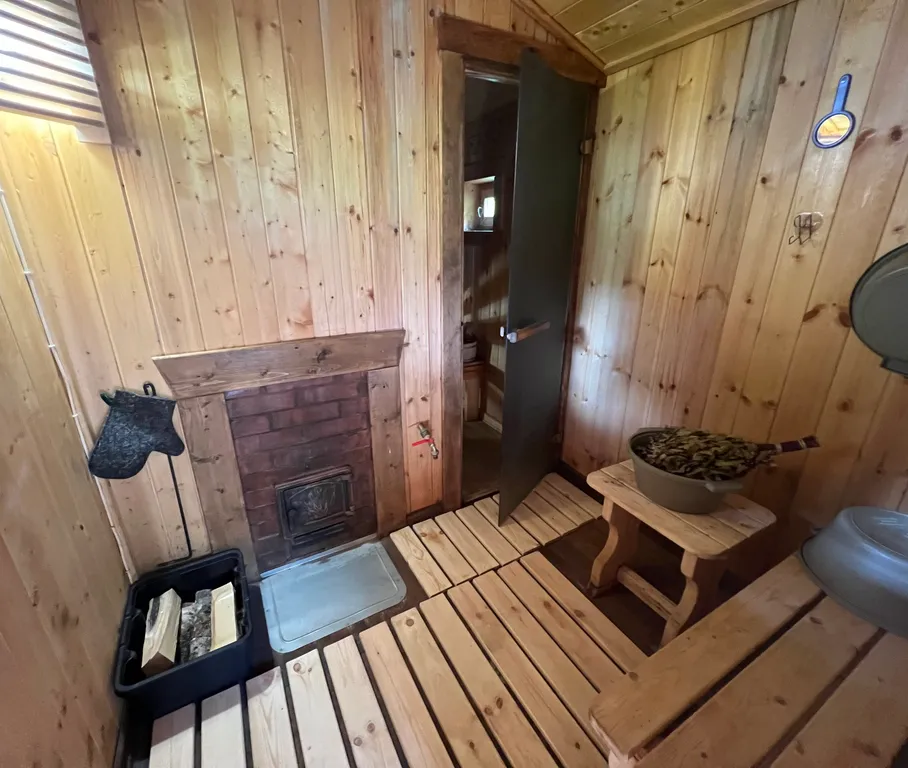 Коттедж 1-комнатный Дом — Деревянное