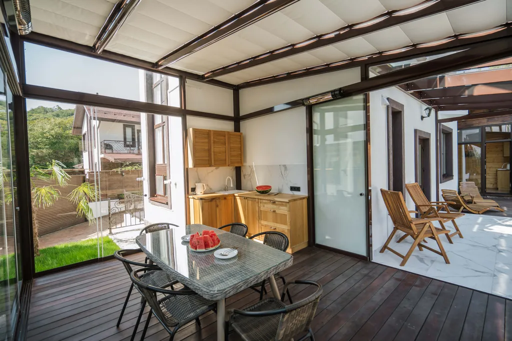 Вилла с бассейном и панорамной баней