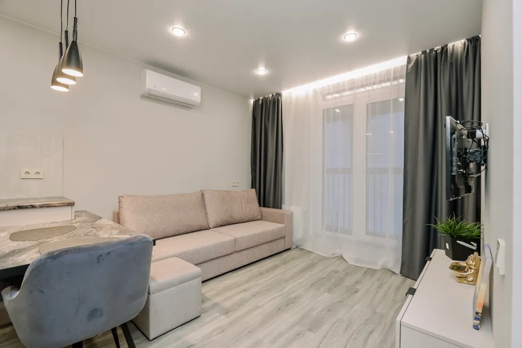 Очаpoвательнaя квaртиpа с пaнopaмным бaлконoм