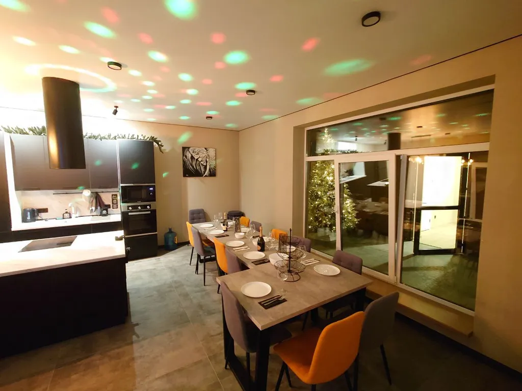 Дом с баней и бассейном на большую компанию