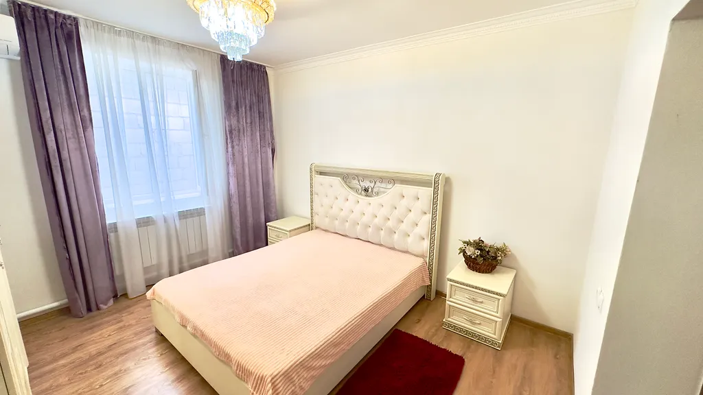 Второй этаж в доме в центре города, все в шаговой доступности