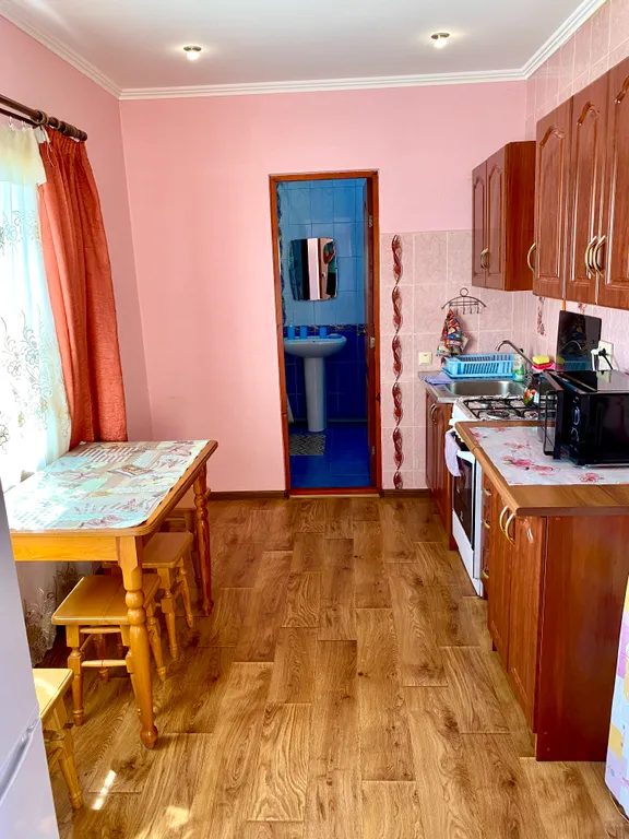 Коттедж Второй этаж дома с отдельным входом с балконом 41м2 ,до моря 4 минуты. — Севастополь