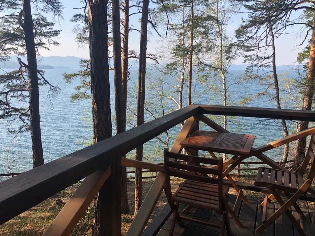 Коттедж на озере