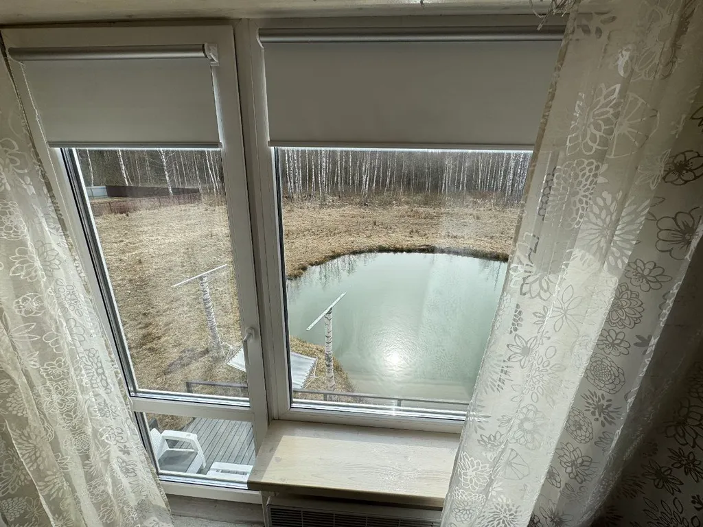 Дом с прудом