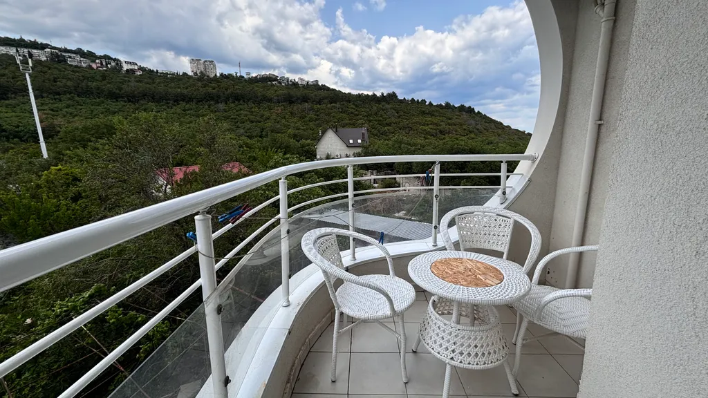 Квартира у Ласточкиного гнезда