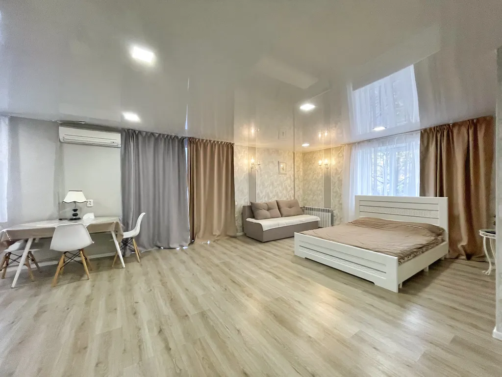 Большая шикарная квартира-студия в центре возле моря — аренда посуточно в Бердянск