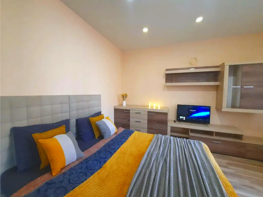 Современный уголок уюта: квартира-студия с полной комплектацией