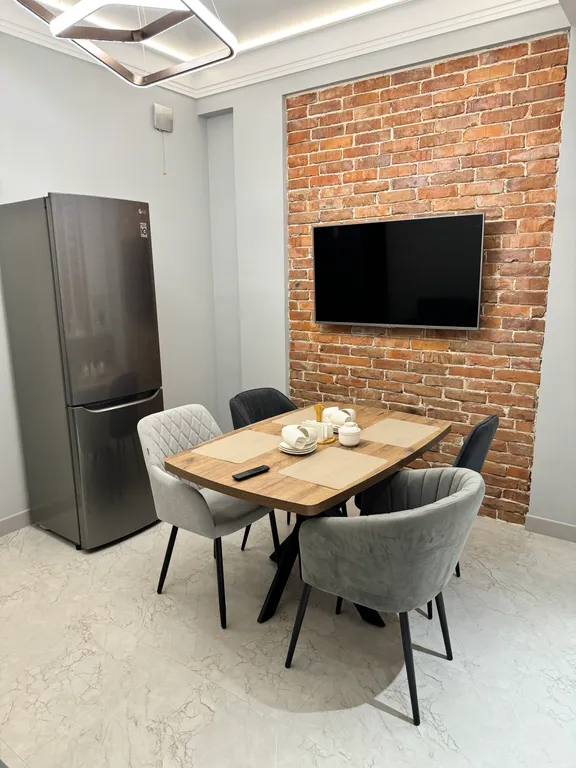 Новая квартира с дизайнерским ремонтом в центре города