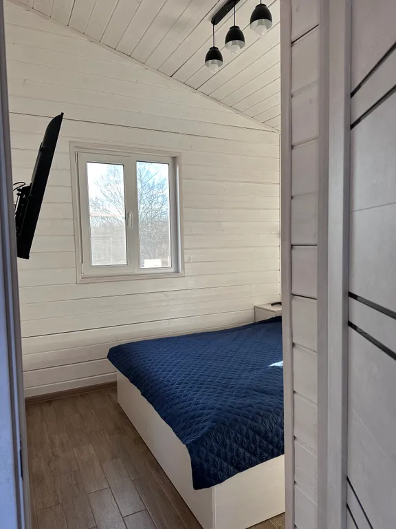 Дом с банным чаном на берегу реки Вожа