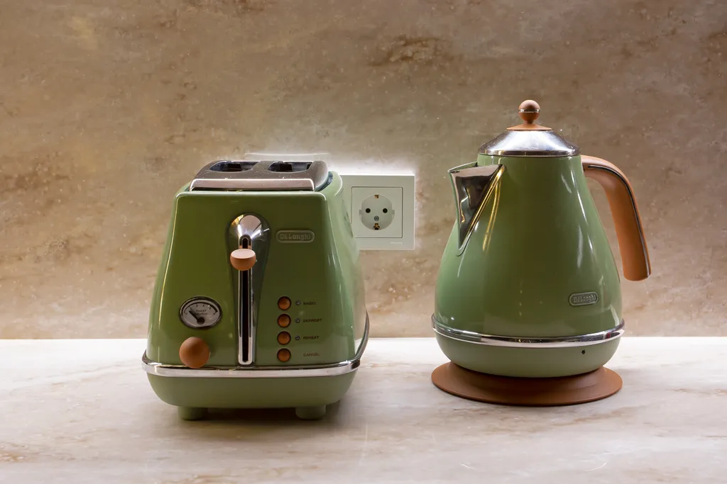 Редкий Пентхаус-формат на 64 этаже, оникс, подсветка, панорамные окна