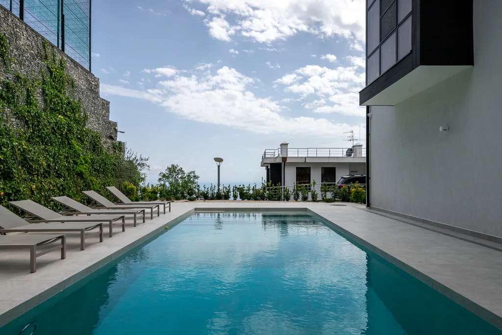 Таунхаус с собственным бассейном в ЖК Лазурный берег