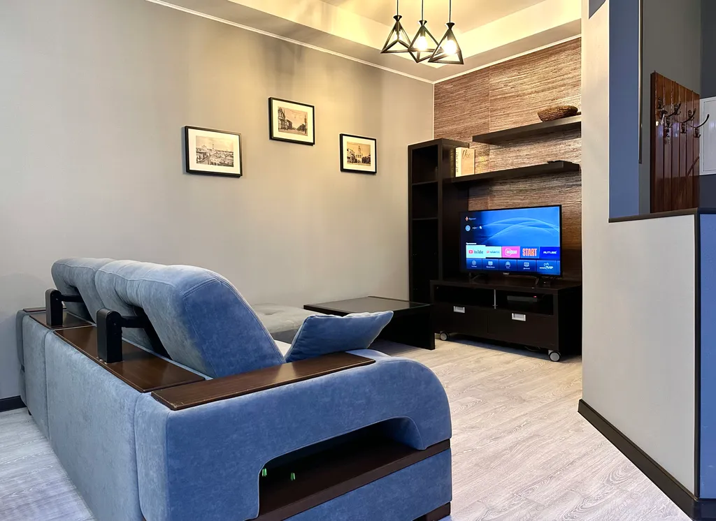 Двухкомнатная студия. Идеальная локация. Парковка во дворе.