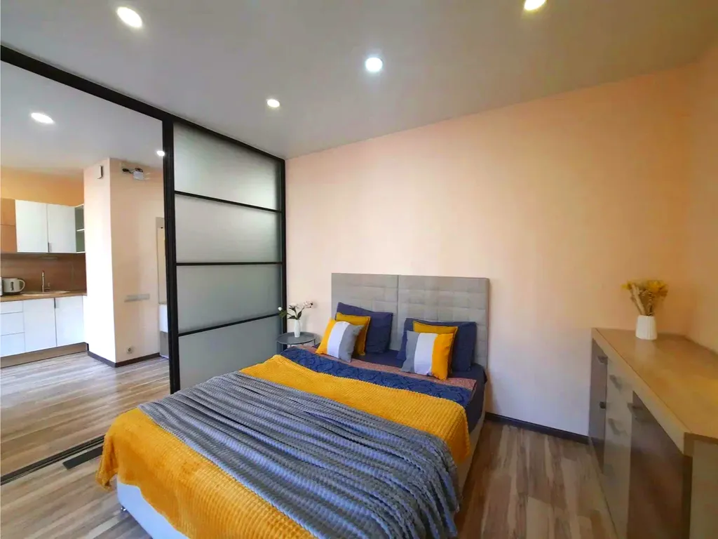 Современный уголок уюта: квартира-студия с полной комплектацией