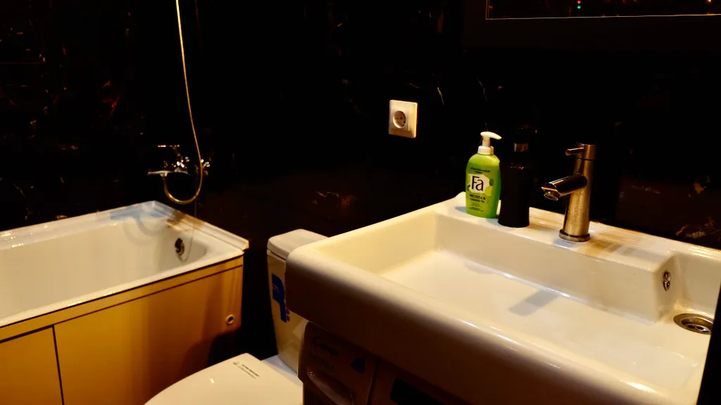 Студия у метро