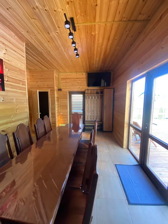 Деревянный домик Nur house с подогреваемым бассейном