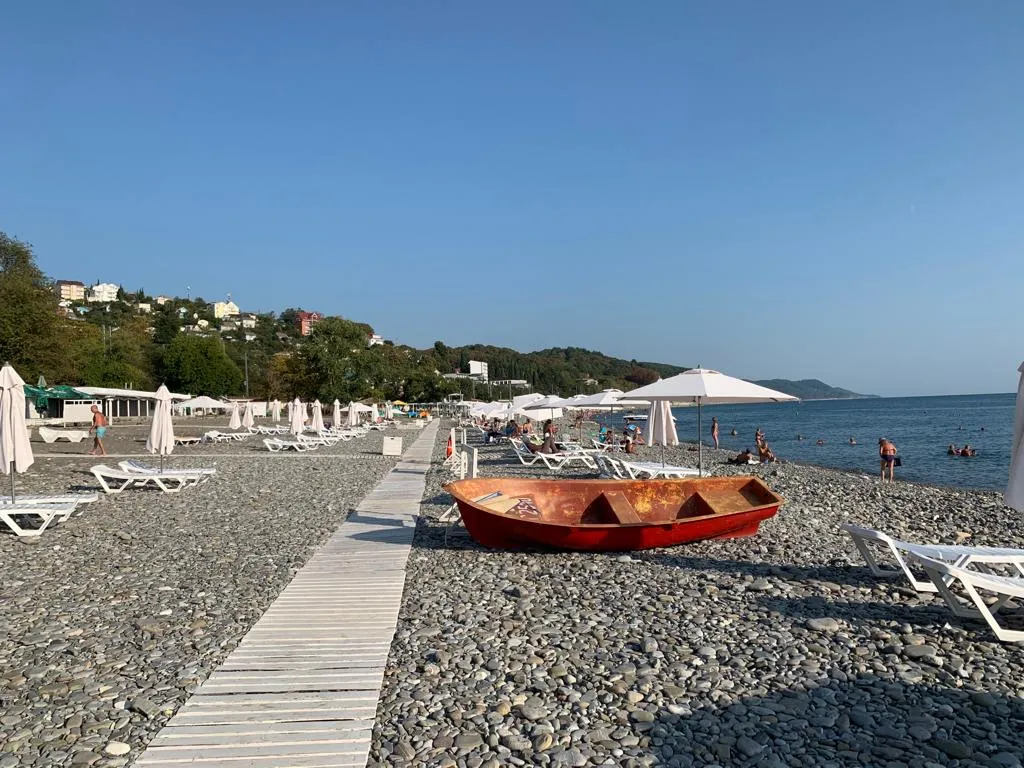 Двухсторонняя квартира с видом на реку Псезуапсе и видом на море