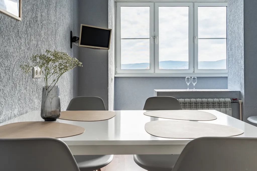 Большая комфортабельная квартира на Набережной Енисея