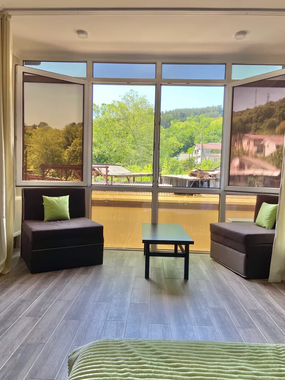 Новый апартамент с кухней