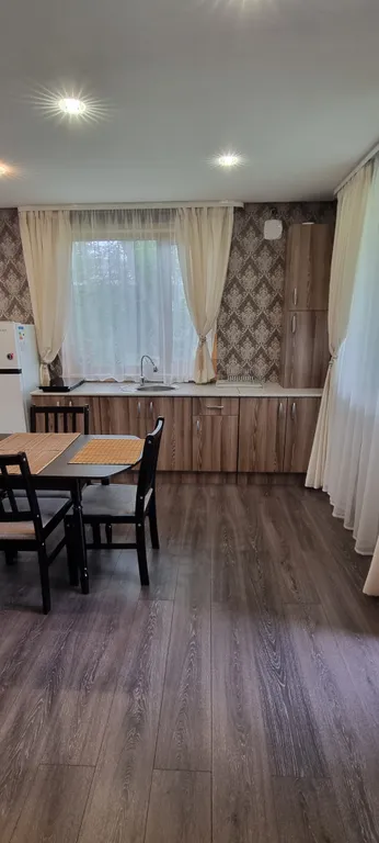 Дом возле ясеня