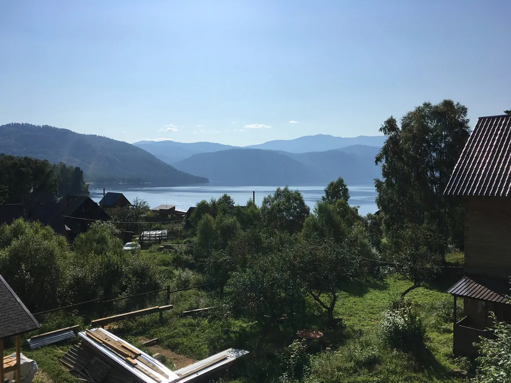 Уютный домик на берегу Телецкого озера