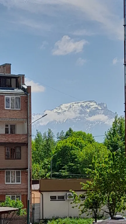 Уютная квартира с удобным выездом на ларс