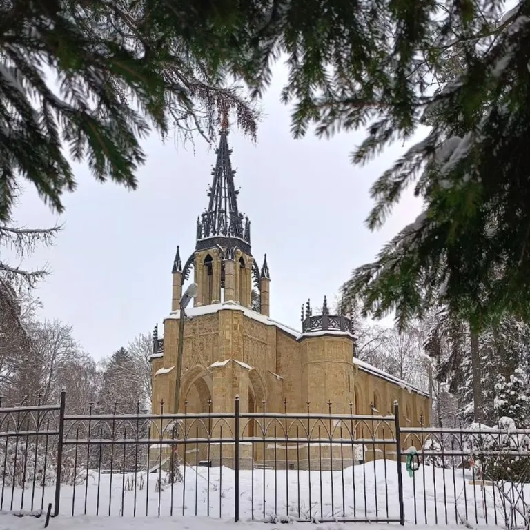 Студия с видом на Шуваловский парк