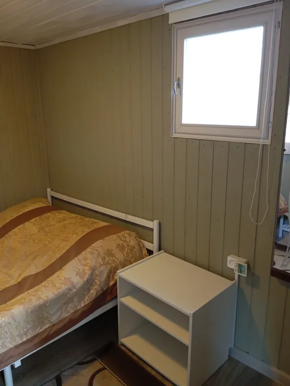 Домик с видом на затопленную колокольню