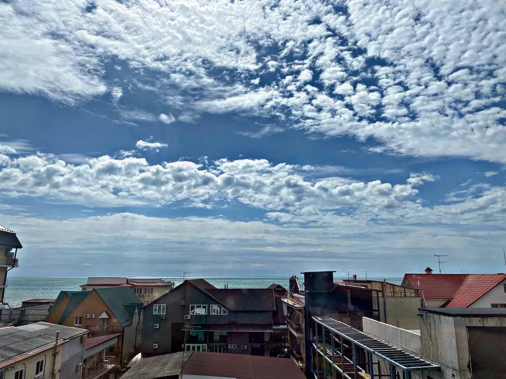 Уютная и стильная квартира с видом на море