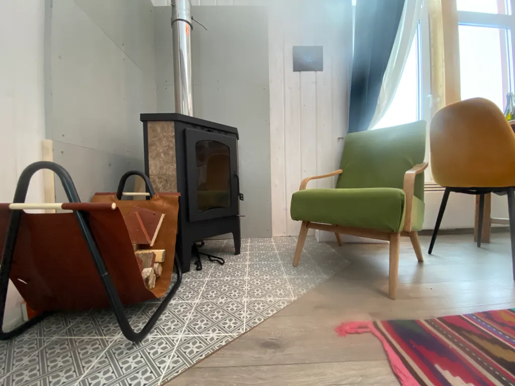 Домик Руби с камином в Болотов деревне