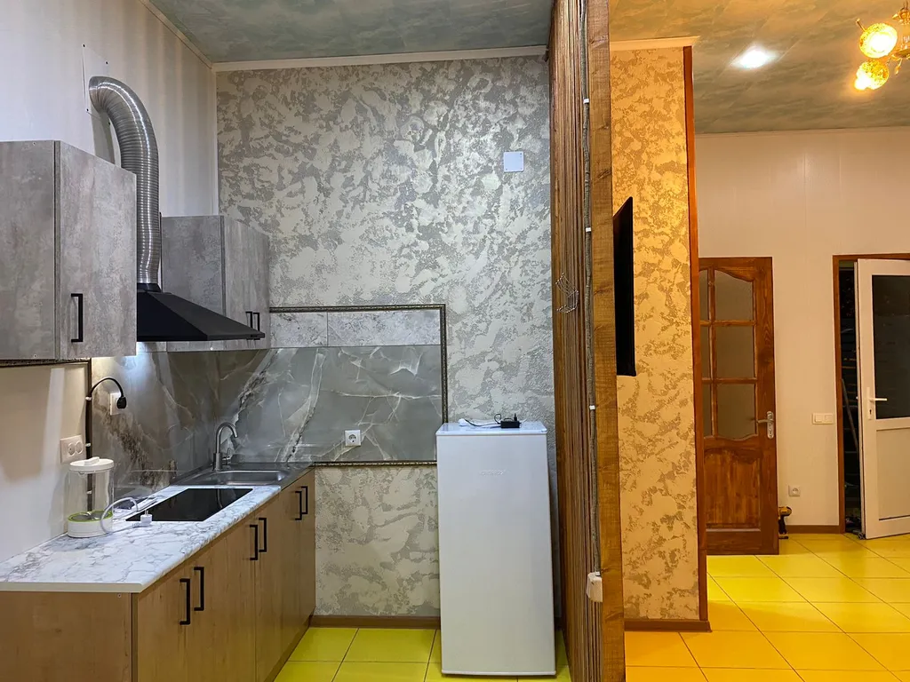 Коттедж Дом с двориком у моря — Гагра